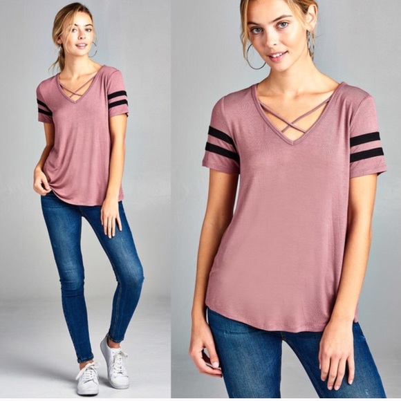 🌿Athletic striped vneck shirt - Picture 2 of 6